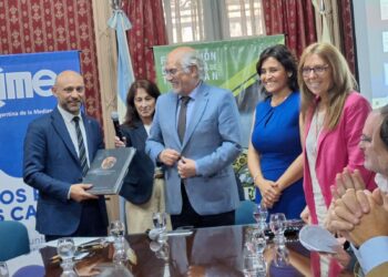 Integración productiva: Santa Fe ofrece su infraestructura logística a las economías regionales de Tucumán.