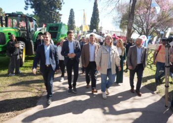 Pullaro: “Llevemos al Congreso Nacional legisladores que defiendan al campo, la producción y la industria”.