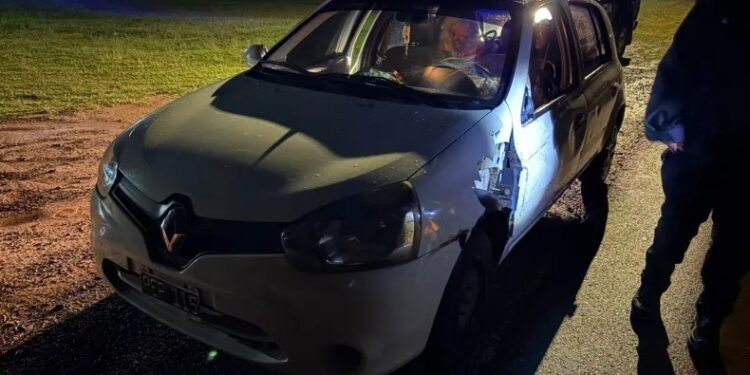 Accidente vial en Ruta 11: un automóvil de Villa Ocampo fue impactado por un camión.