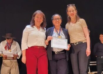 VILLA OCAMPO: LOCUTORA OCAMPENSE FUE PREMIADA EN EL CERTAMEN PRE-LABORDE.