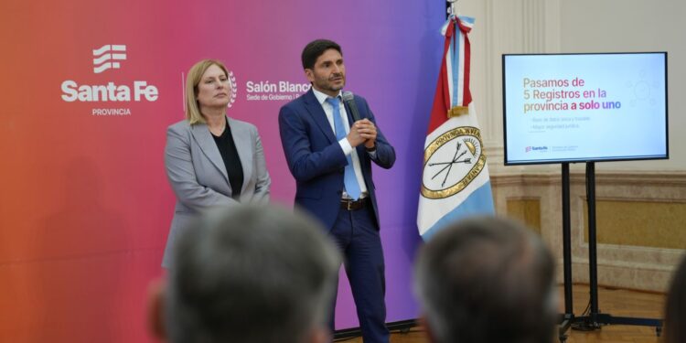 Pullaro: “Tenemos que devolver a la sociedad santafesina un Estado cercano y que pueda dar respuestas”.