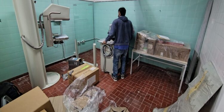 SE INSTALA EL NUEVO MAMÓGRAFO EN EL HOSPITAL SAMCO DE VILLA OCAMPO.