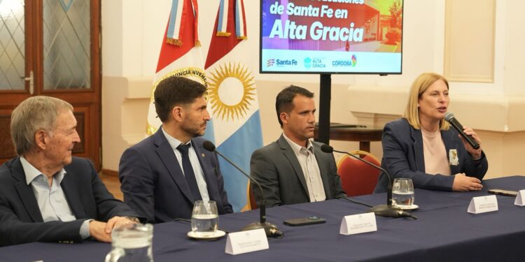 Pullaro y Scaglia firmaron junto a Schiaretti un convenio para poner en valor el predio de la Colonia de Vacaciones de Santa Fe en Alta Gracia.