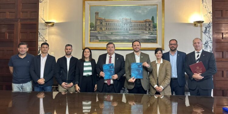 Villa Ocampo firmó convenio con la UNL para la 6.ª Feria del Libro del Jaaukanigás.