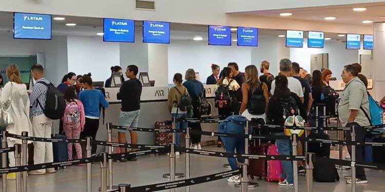 Agosto récord en vuelos: la provincia de Santa Fe lidera la conectividad sin pasar por Buenos Aires.