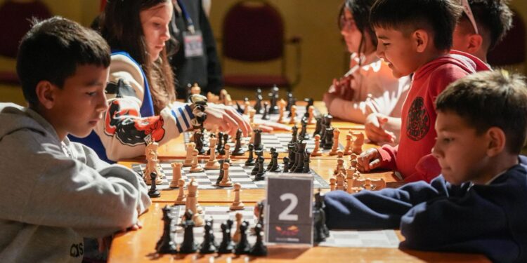 Moviendo Mentes: se realizó el primer Campeonato Interprovincial de Ajedrez Escolar de la Región Litoral y Centro.