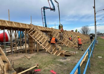 Juegos Suramericanos 2026 en Santa Fe: la nueva pista del CARD comienza a mostrar sus tribunas.