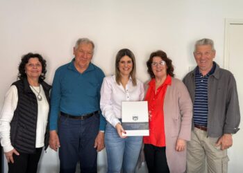 “Mancini firmó un convenio con el Club de Abuelos de Villa Ocampo”.