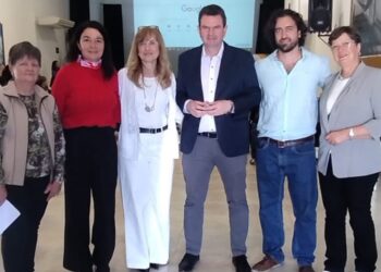 “Mancini firmó un convenio con el Club de Abuelos de Villa Ocampo”.