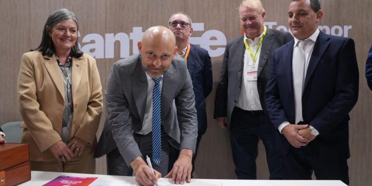 Provincia confirma que la venta de los vuelos Rosario-Madrid comienza el 1 de diciembre: “Estamos poniendo a Rosario en el lugar que merece estar”.