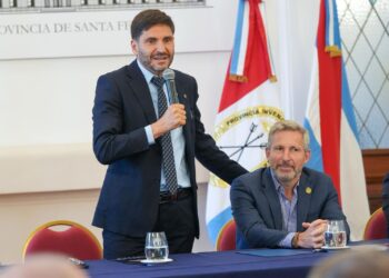 “Hoy nos unimos para hacer historia en el deporte”: Pullaro presentó la franquicia del Litoral que jugará el Súper Rugby Américas 2026.