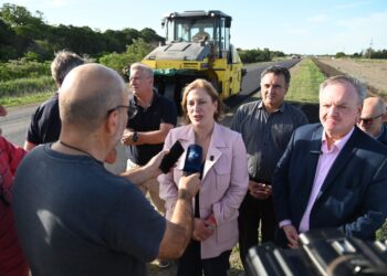 Scaglia: “La diferencia con el Gobierno nacional es que nosotros hacemos las rutas, no las abandonamos”.