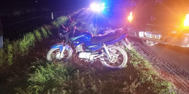 Las Toscas: Motociclista trasladado al SAMCO tras accidente en Ruta Nacional 11.