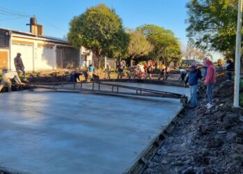 VILLA OCAMPO: NUEVA CUADRA PAVIMENTADA EN EL BARRIO NORTE.