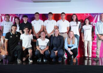 Más de 240 deportistas destacados recibieron becas de Provincia.