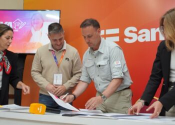 Provincia habilita un nuevo programa para que familias accedan a la escritura de su hogar.