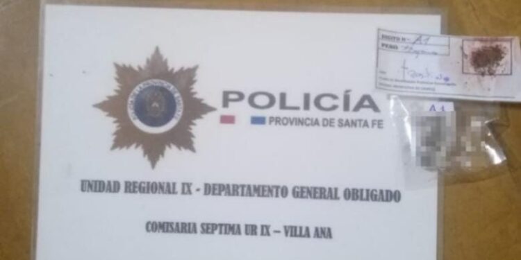  VILLA ANA: UN JOVEN FUE APREHENDIDO CON MARIHUANA DURANTE UN OPERATIVO POLICIAL.
