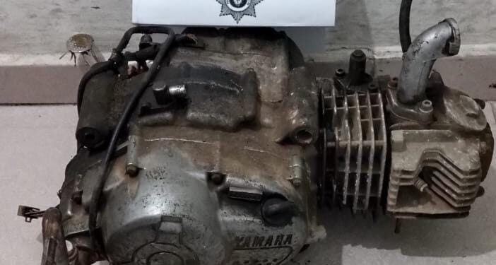 LAS TOSCAS: RECUPERAN MOTOR DE UNA MOTOCICLETA SUSTRAÍDA.