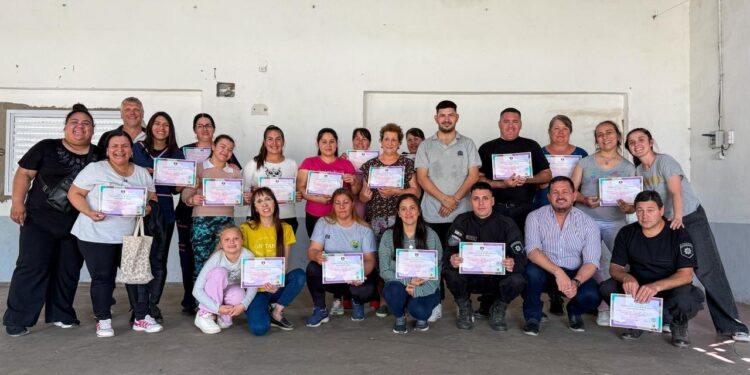 Exitoso taller de RCP en Hardy.