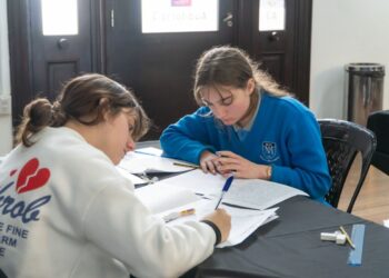 Programa Quedate: comienzan las tutorías presenciales para estudiantes de Secundaria.