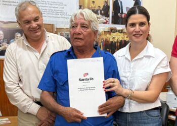 MANCINI ACOMPAÑÓ LA ENTREGA DE ESCRITURAS PARA FAMILIAS DEL NORTE.