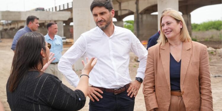 Pullaro y Scaglia supervisaron la construcción del Nuevo Puente Santa Fe-Santo Tomé.
