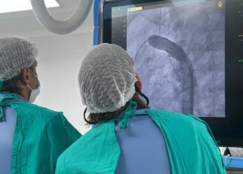 Cardiopatías congénitas: el Hospital Alassia concretó con éxito las dos primeras intervenciones con el nuevo angiógrafo.