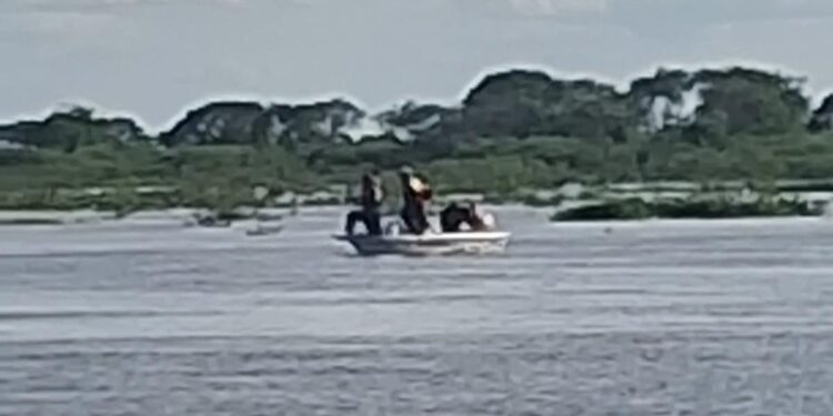 Fatal accidente náutico en San Antonio de Obligado: un pescador perdió la vida tras volcar su embarcación.