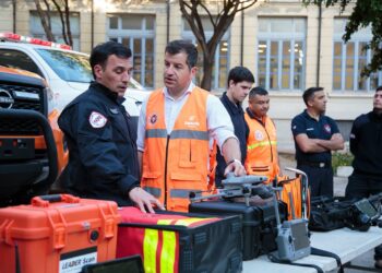 Santa Fe envió un equipo de bomberos voluntarios especializado en búsqueda y rescate a Chubut por la pareja desaparecida.
