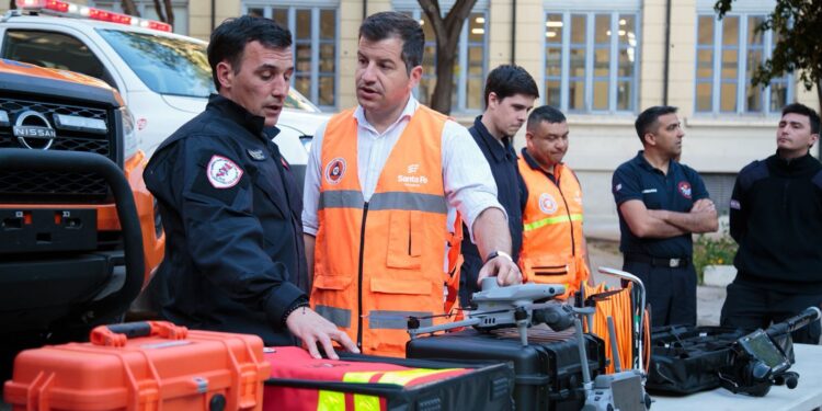Santa Fe envió un equipo de bomberos voluntarios especializado en búsqueda y rescate a Chubut por la pareja desaparecida.