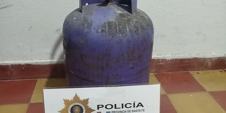 FLORENCIA: DOS DETENIDOS POR HURTO Y ENCUBRIMIENTO DE UN TUBO DE GAS