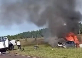 Dos fallecidos: choque frontal entre dos camionetas sobre la Ruta Nacional 12 pasando Ituzaingó