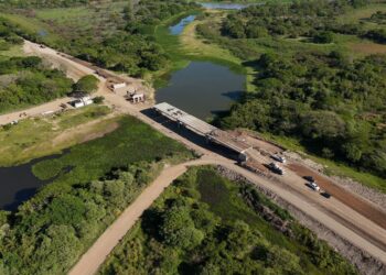Avanza la construcción del puente sobre el arroyo El Pindó, en la Ruta 32.
