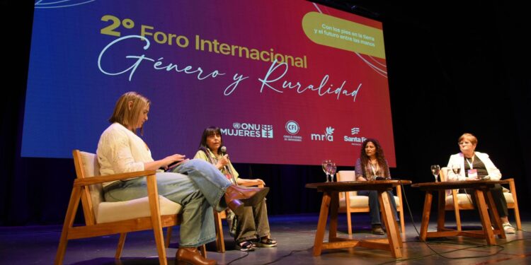 Mujeres de toda Latinoamérica participaron en Santa Fe del 2° Foro Internacional de Género y Ruralidad.