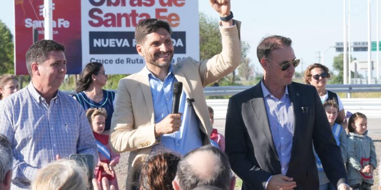 Pullaro inauguró trabajos viales: “Al ahorro lo volcamos en obras para que los santafesinos puedan vivir mejor”.