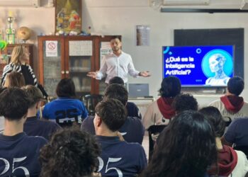 Avanzan las capacitaciones en IA en escuelas del norte santafesino.