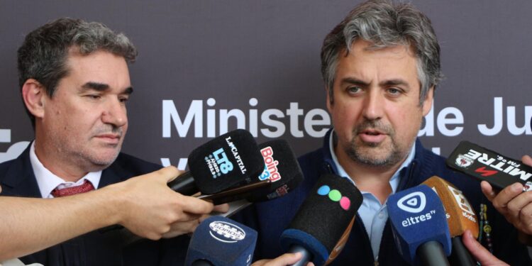 Más allanamientos y detenidos en la investigación impulsada por el Gobierno Provincial por defraudación en la Policía de Rosario.