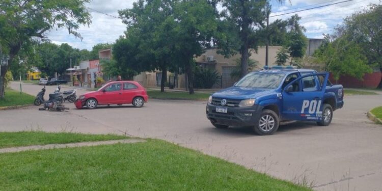 Las Toscas: un motociclista hospitalizado tras un choque en calles 10 y 27.