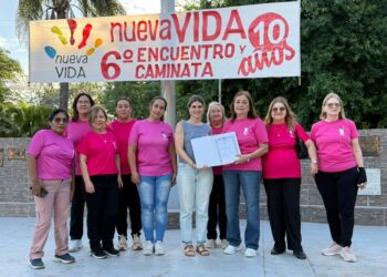 Mancini acompañó la 6° Caminata Rosa.