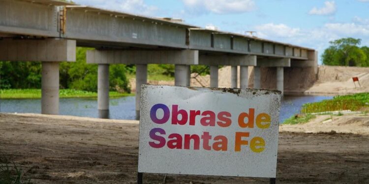 VILLA OCAMPO: AVANZA LA OBRA DEL PUENTE “EL PINDÓ” CON UN 75% DE EJECUCIÓN.