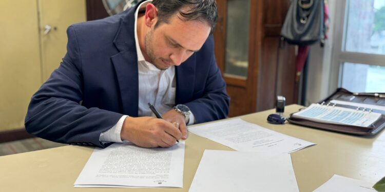 Villa Ocampo: Jornada de trabajo del Intendente Cristian Marega, en la Capital Provincial.