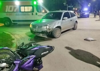 Accidente en Zona Céntrica de Florencia Deja Dos Personas Hospitalizadas.