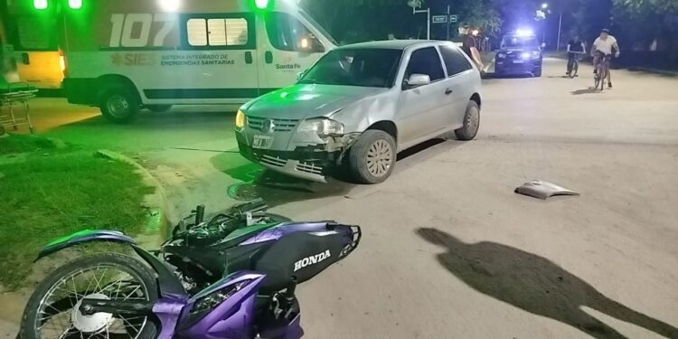 Accidente en Zona Céntrica de Florencia Deja Dos Personas Hospitalizadas.