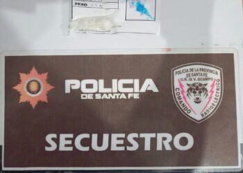 VILLA OCAMPO: APREHENSIÓN POR AMENAZAS Y TENENCIA DE ESTUPEFACIENTES.