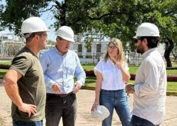 Mancini visitó la planta que llevará producción santafesina al mundo.
