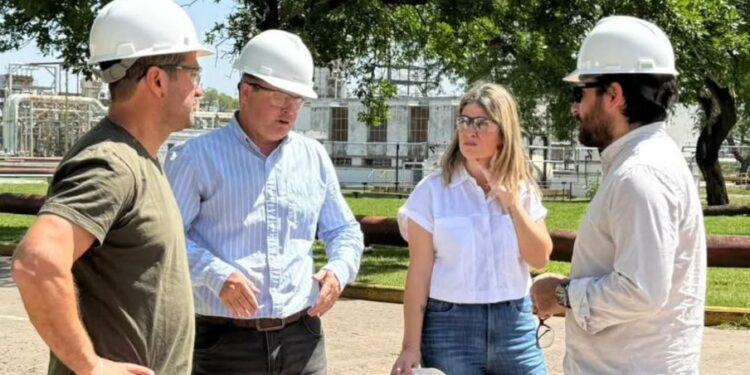 Mancini visitó la planta que llevará producción santafesina al mundo.