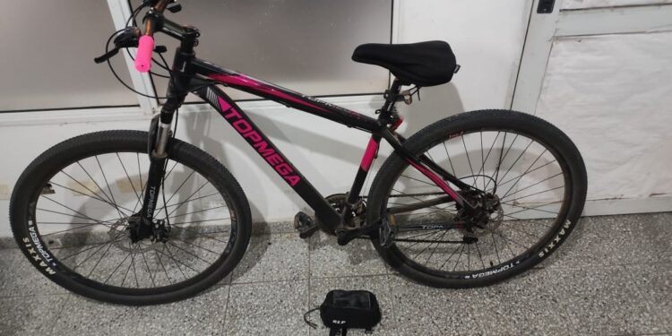  Villa Ocampo: Dejó su bici sin candado y se la robaron: la Policía la recuperó en pocas horas.