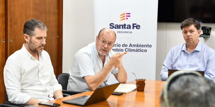 Santa Fe y Entre Ríos avanzan hacia acuerdos comunes para reducir la presión pesquera y garantizar sostenibilidad.