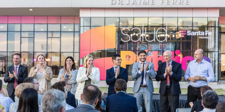 Pullaro inauguró el Nuevo Hospital Regional de Rafaela: “Tenemos la mejor salud pública de la República Argentina”.