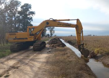 Después de 20 años, la Provincia licitó la compra de 8 máquinas para mantenimiento de canales y obras de drenaje.